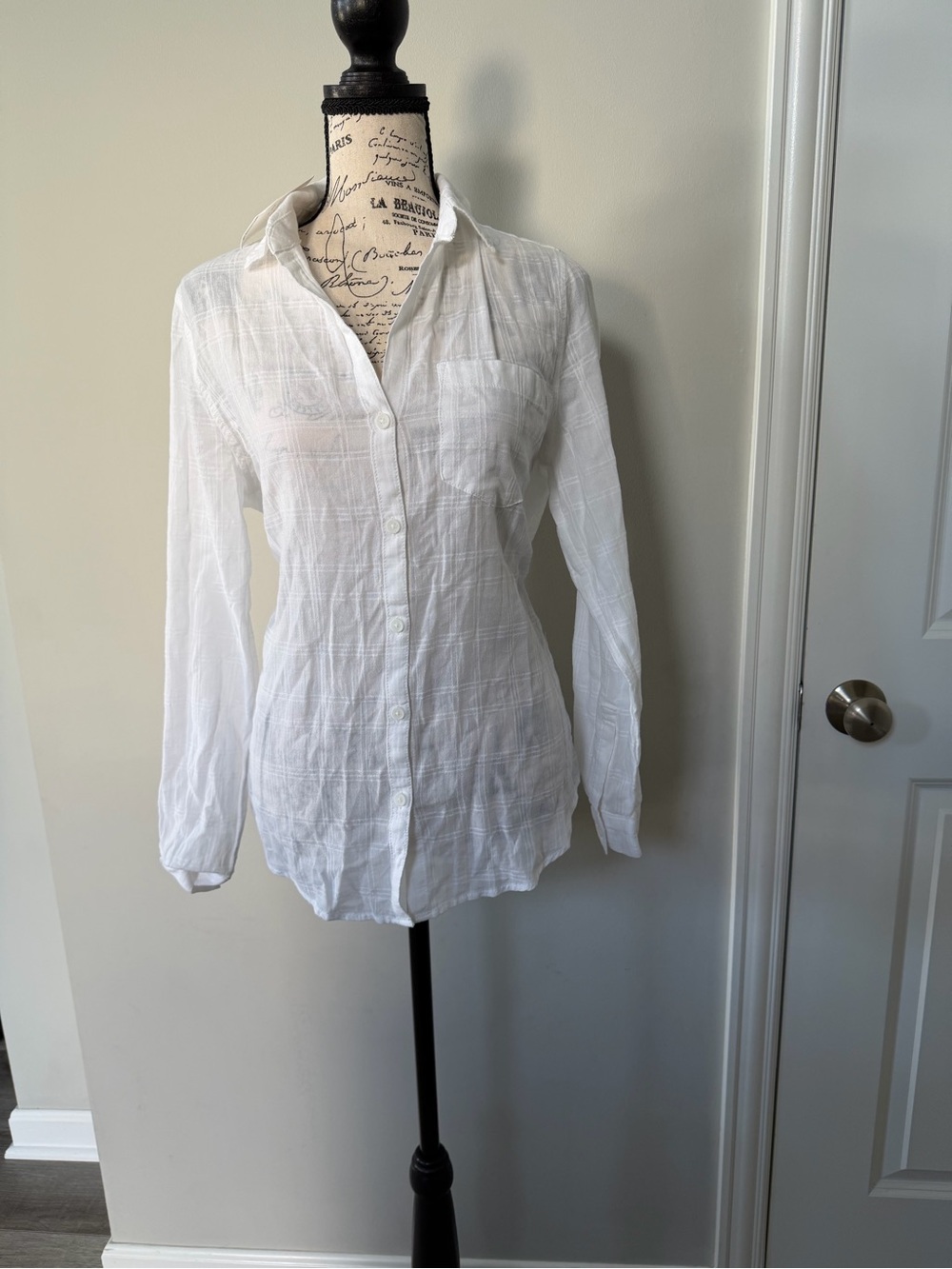 beachlunchlounge white button down size XS